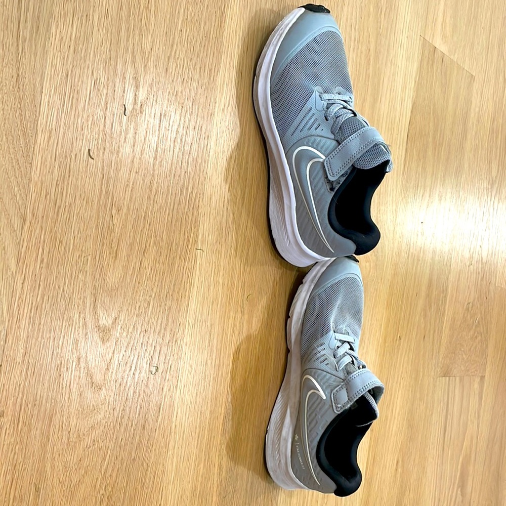 Boys gray nike sneakers